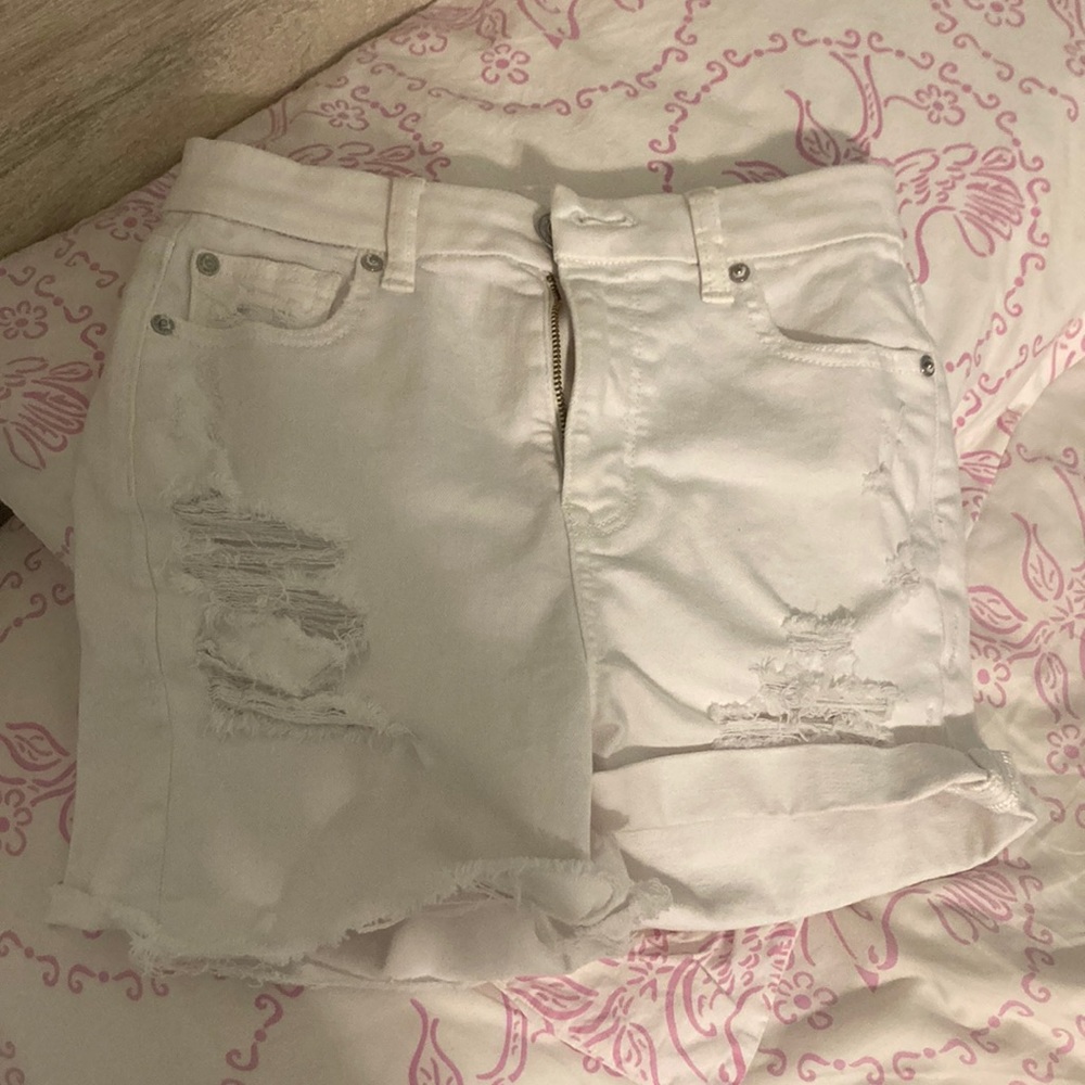 White American Eagle ripped jean shorts size 0